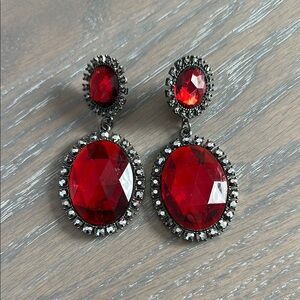 Express Elegant Red Gemstone Earrings